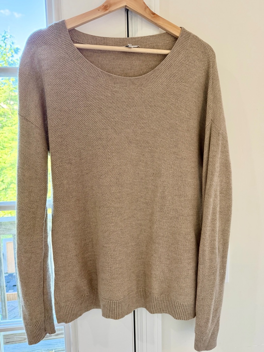 Joie beige textured crewneck knit sweater size medium